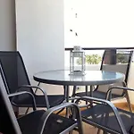 Ohmyhost360 - Sunny Holidays شقة